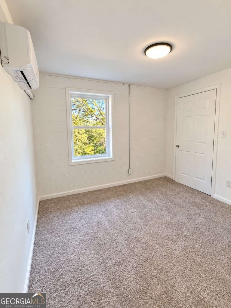 18 Aubrey Street - Photo 5