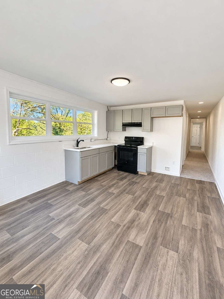 18 Aubrey Street - Photo 2