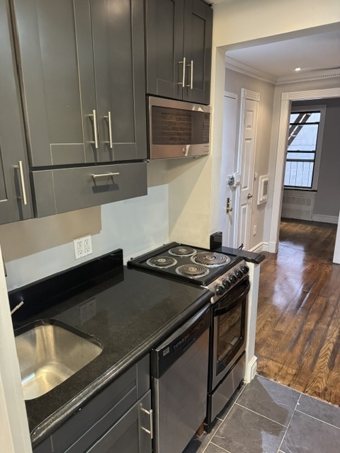 345 West 53rd Street - Photo 1