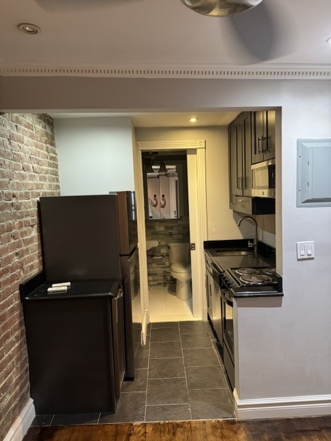 345 West 53rd Street - Photo 9