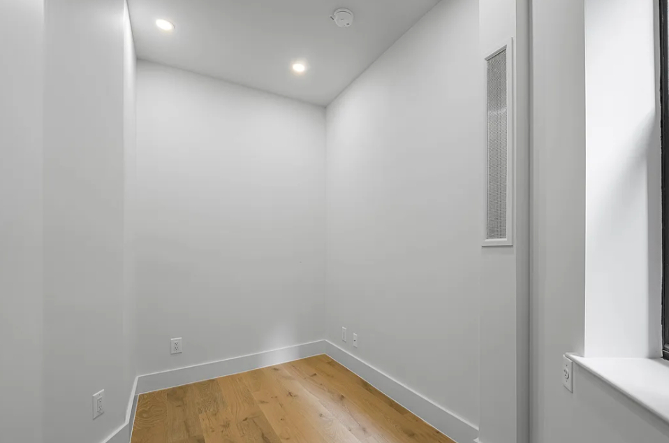 255 West 15th Street - Photo 8