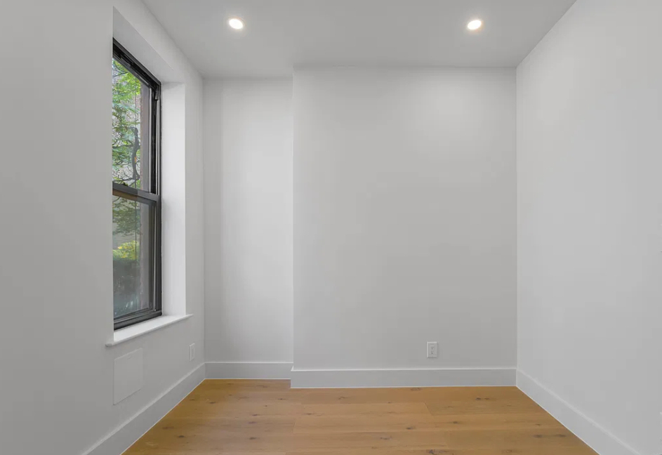 255 West 15th Street - Photo 6