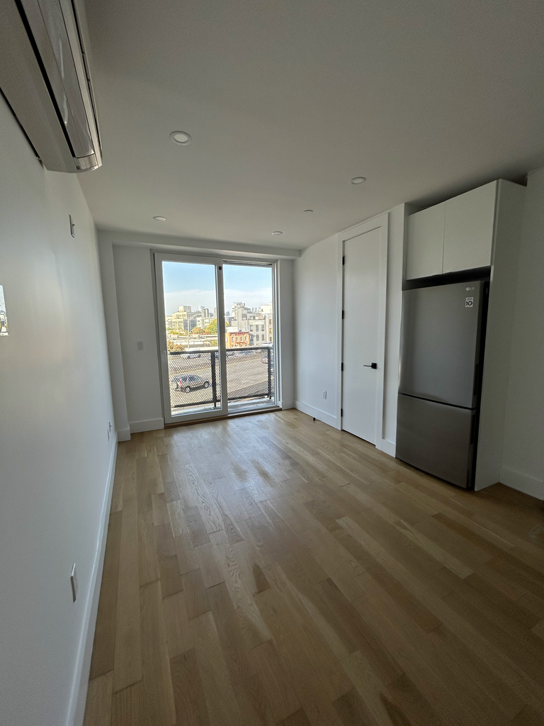 350 Meeker Avenue - Photo 2