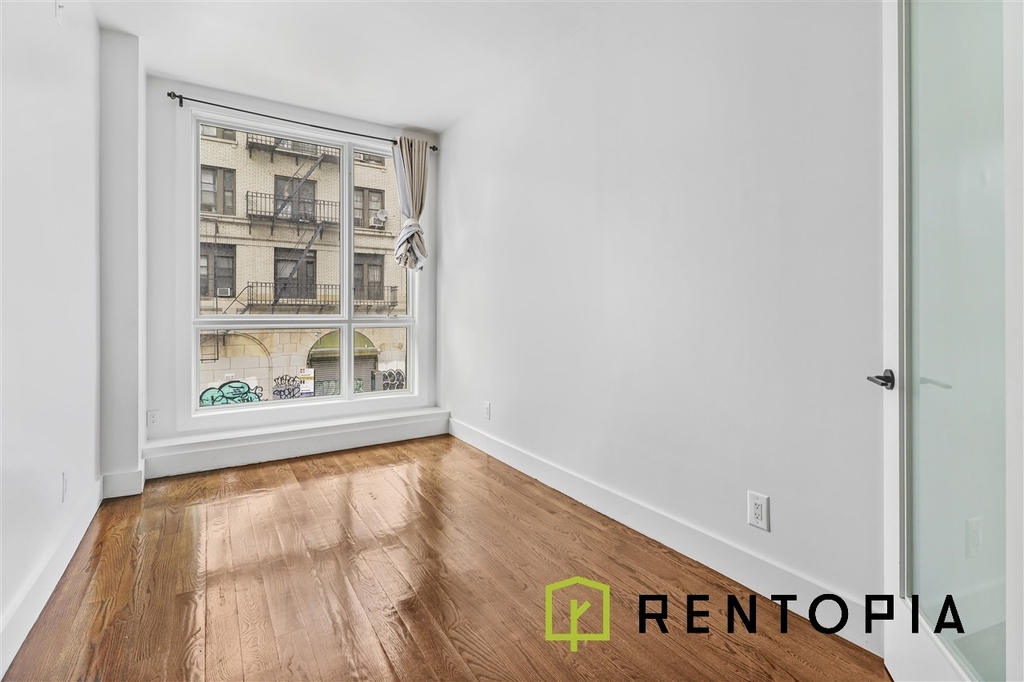 85 Graham Avenue - Photo 1