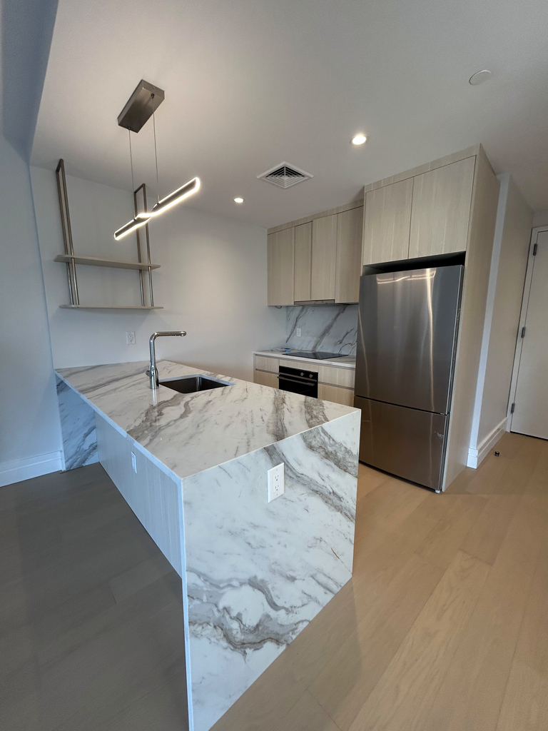 960 Franklin ave #713 - Photo 0