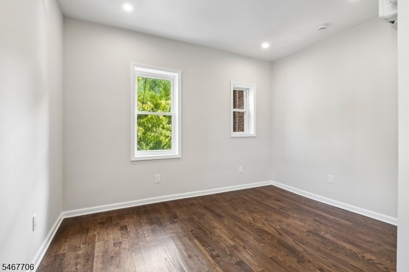 166 Maplewood Ave - Photo 12