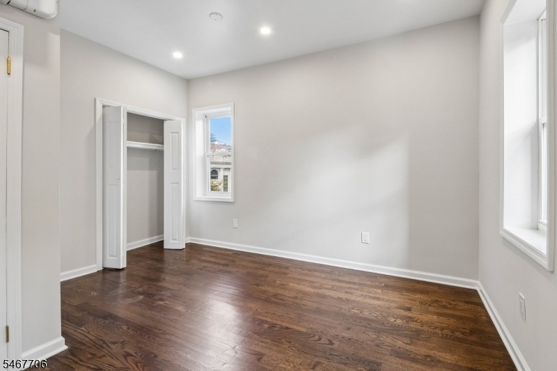 166 Maplewood Ave - Photo 8