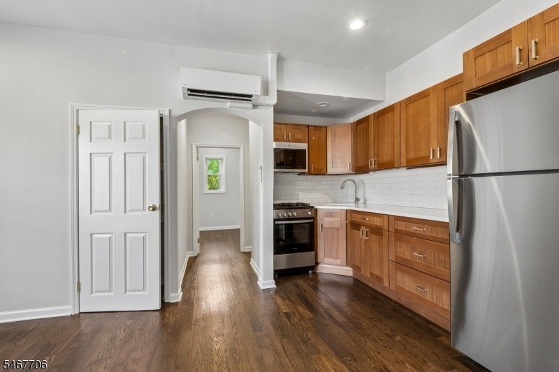 166 Maplewood Ave - Photo 1