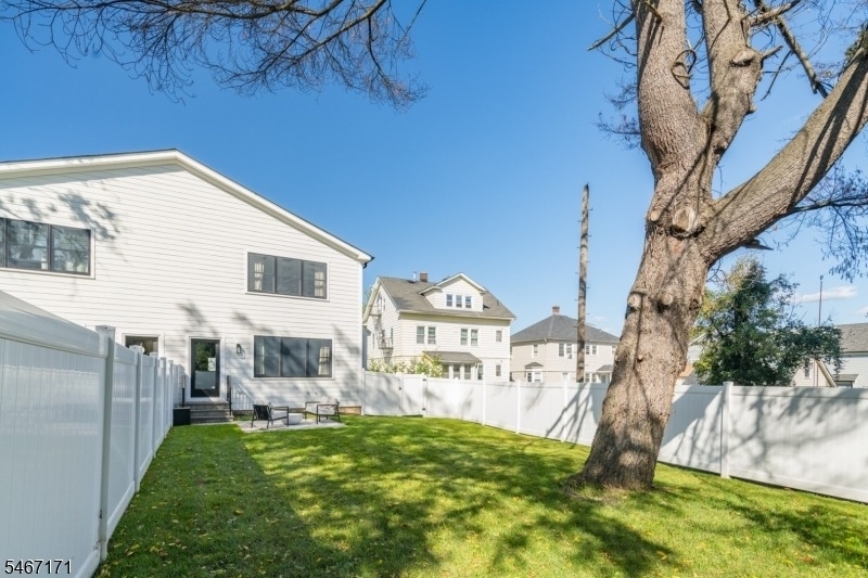 3 Loveland St - Photo 32