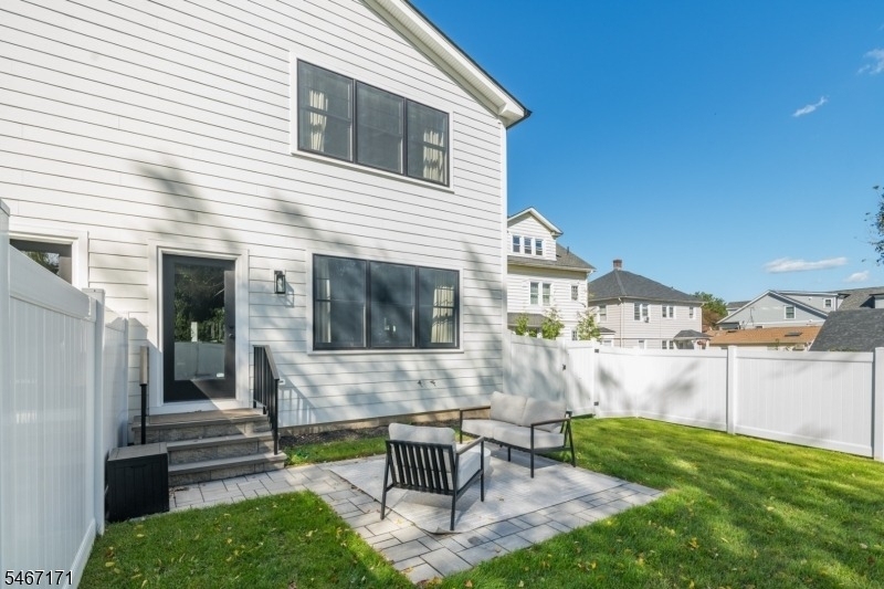 3 Loveland St - Photo 33