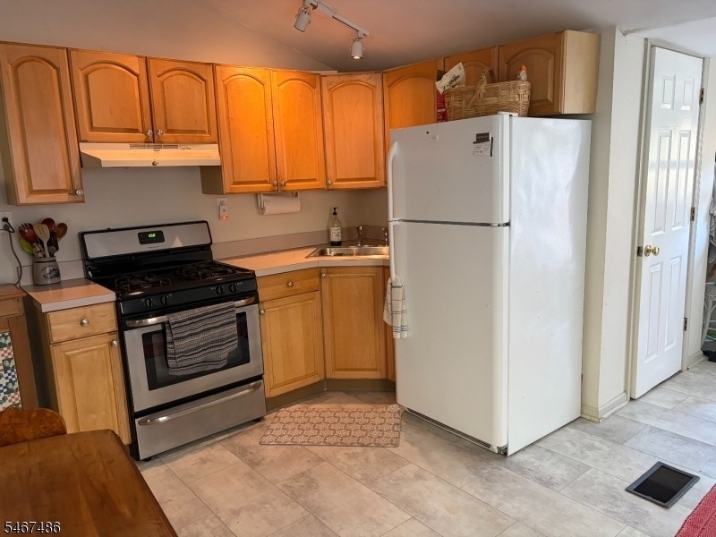 65 Coryell St - Photo 6