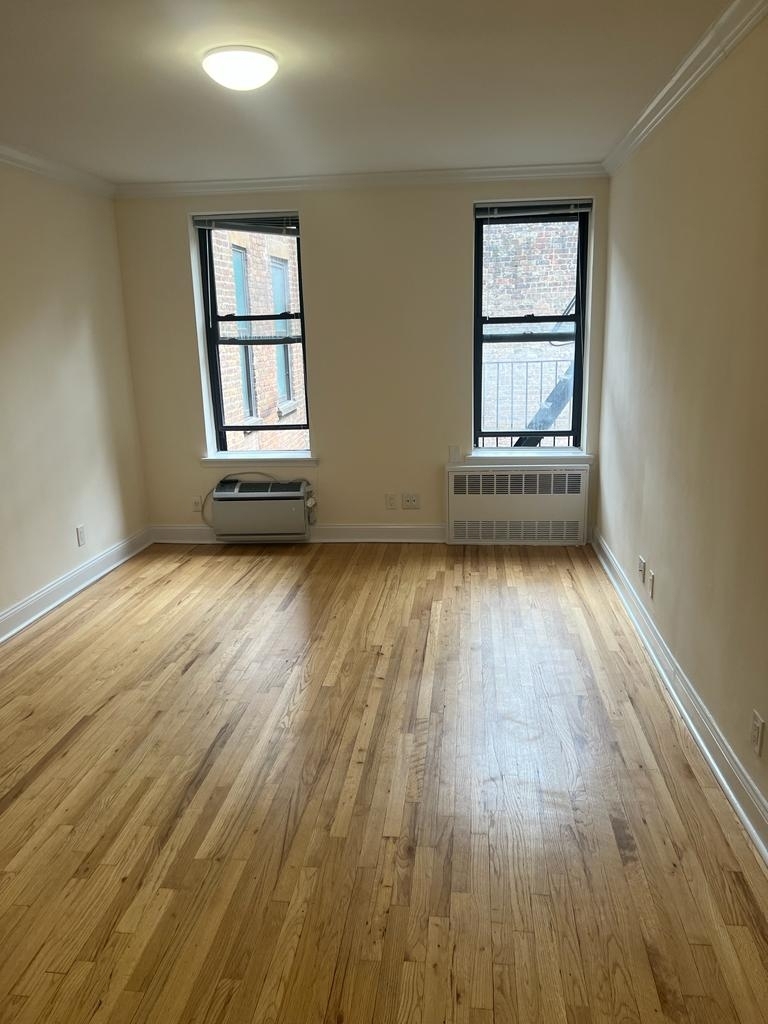  E 76 St / 3rd Avenue - Photo 2