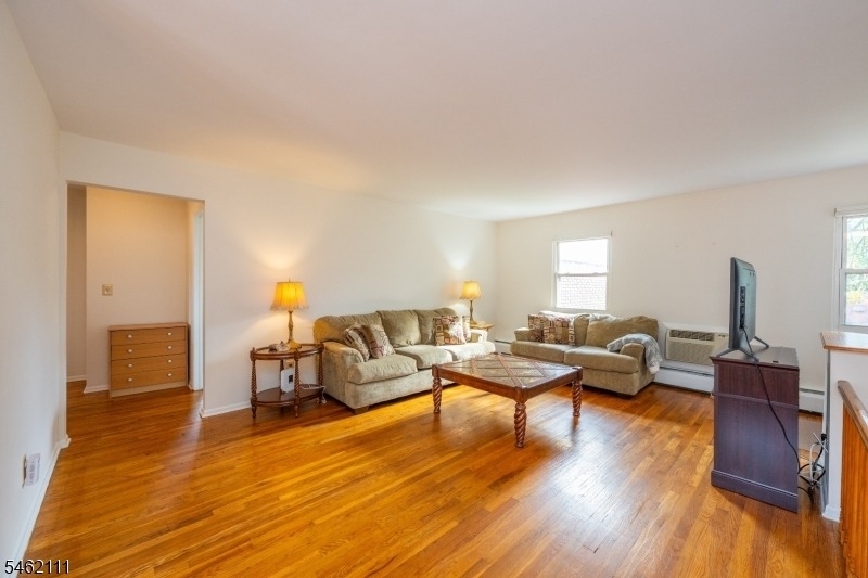79 Roseland Ave - Photo 4