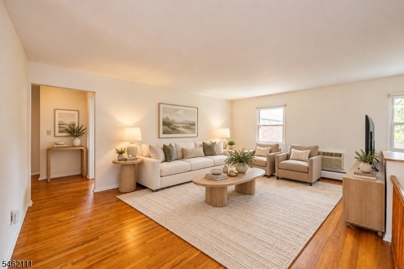 79 Roseland Ave - Photo 3