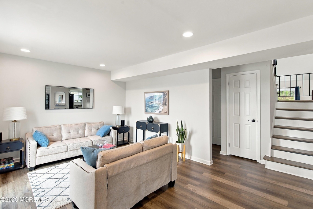 1072 W Bay Avenue - Photo 11
