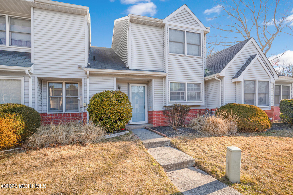 121 Westchester Drive - Photo 0