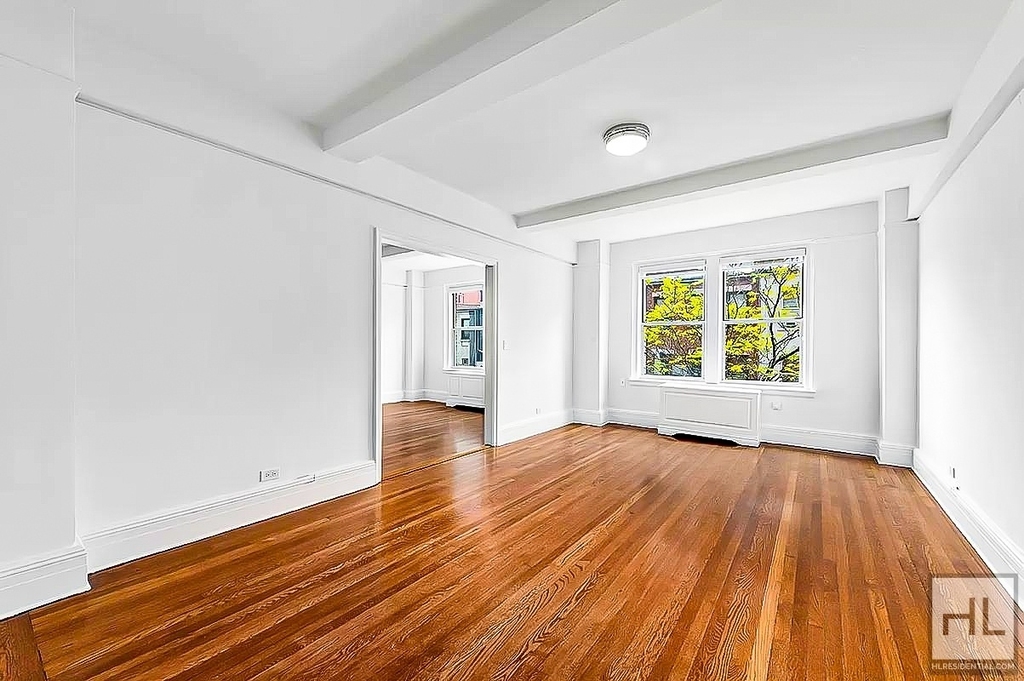 West 86th Street - Photo 0