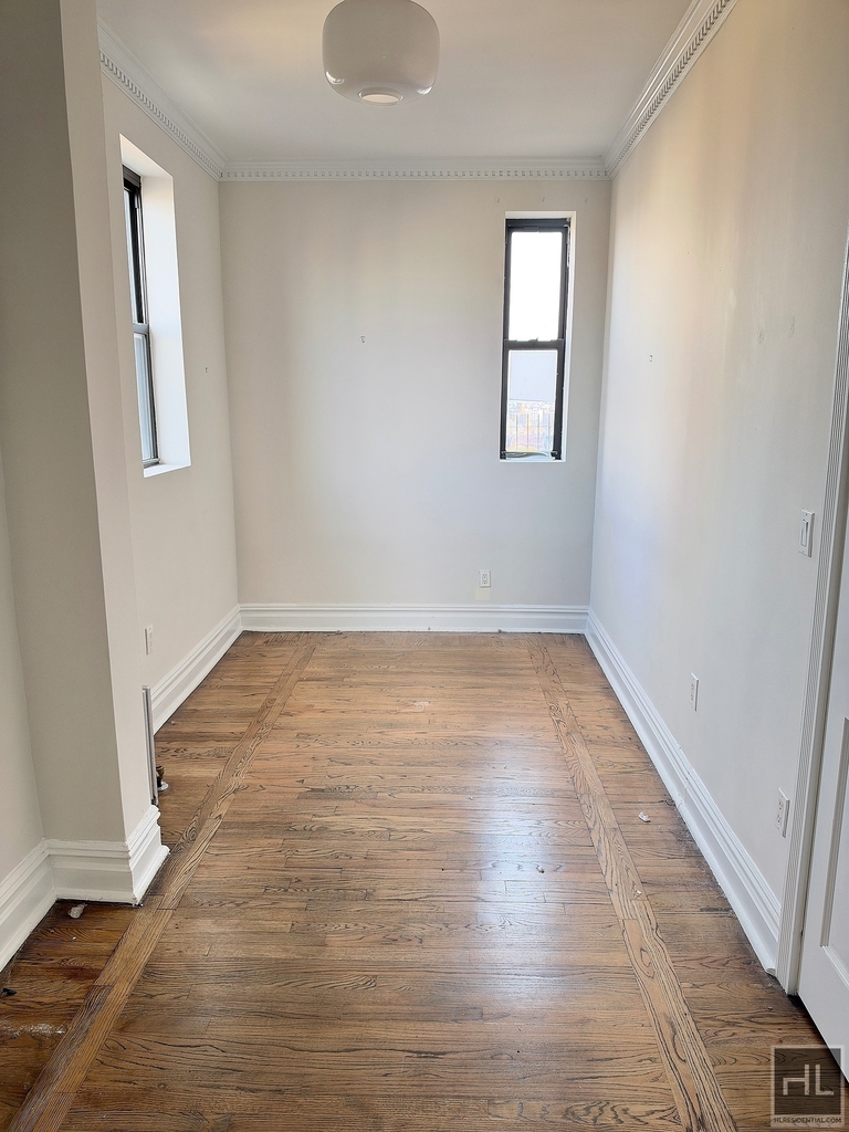 Second Avenue - Photo 1