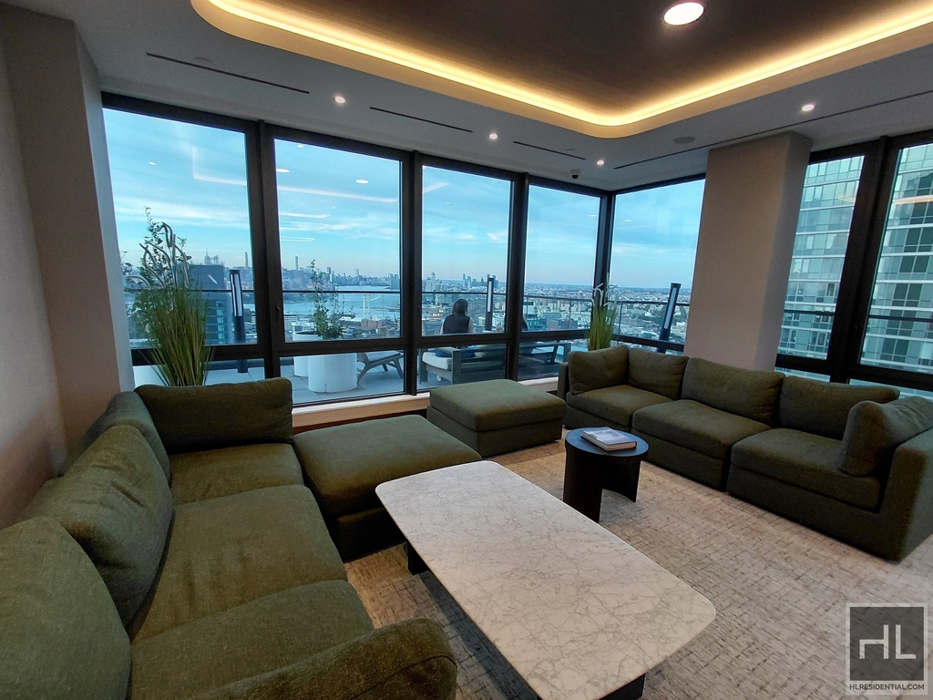 Rockwell Place - Photo 3