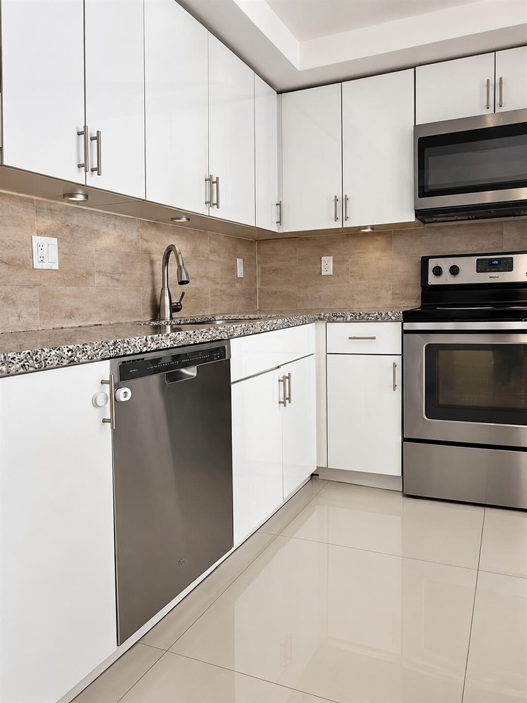 19380 Collins Avenue - Photo 10