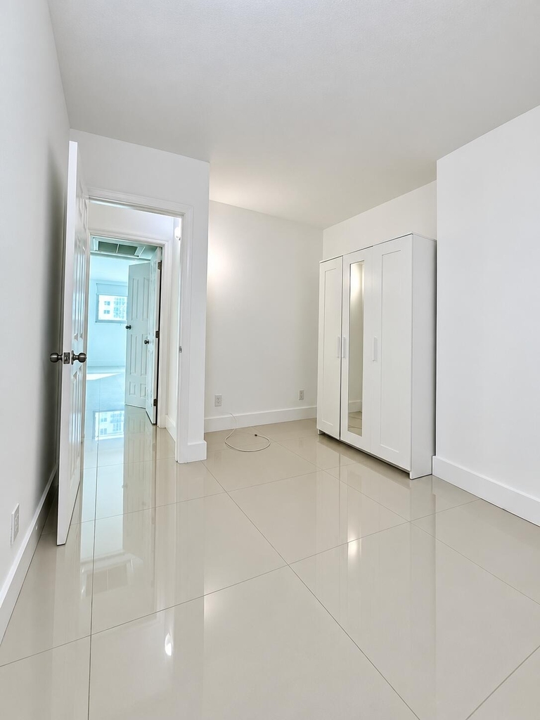 19380 Collins Avenue - Photo 19