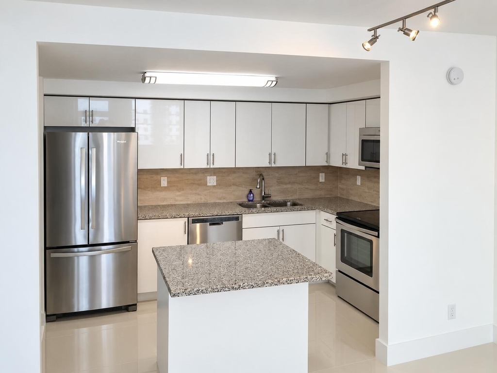 19380 Collins Avenue - Photo 9