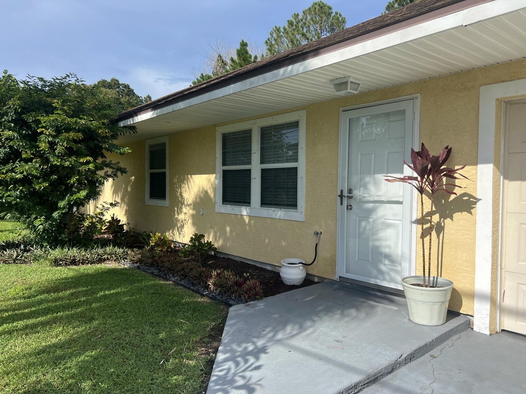 3033 Sw Collings Drive - Photo 1