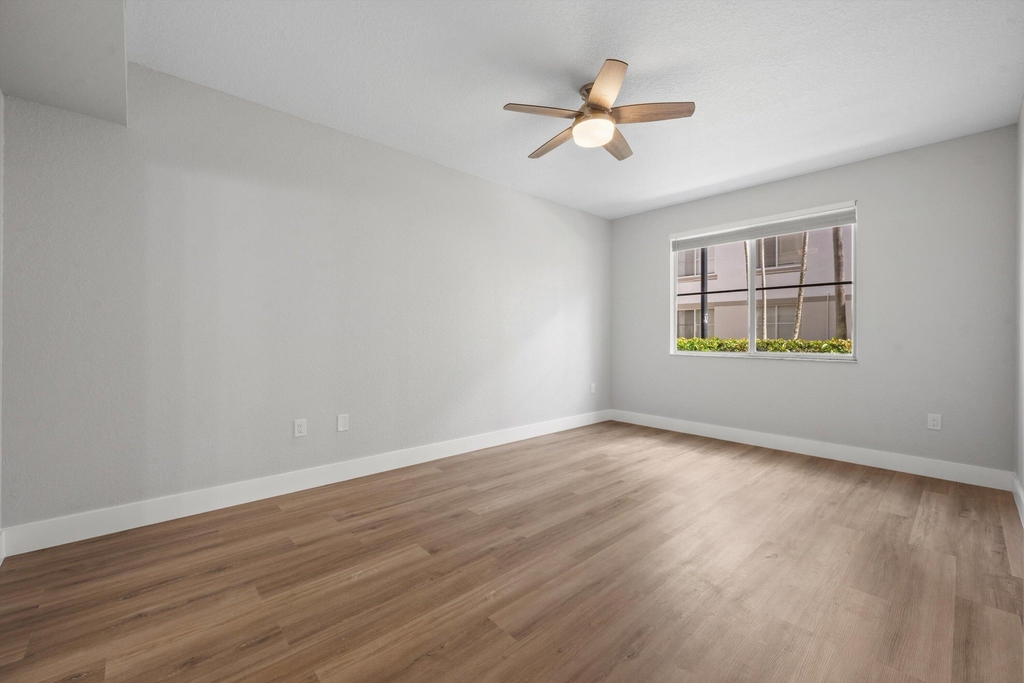 11031 Legacy Boulevard - Photo 14