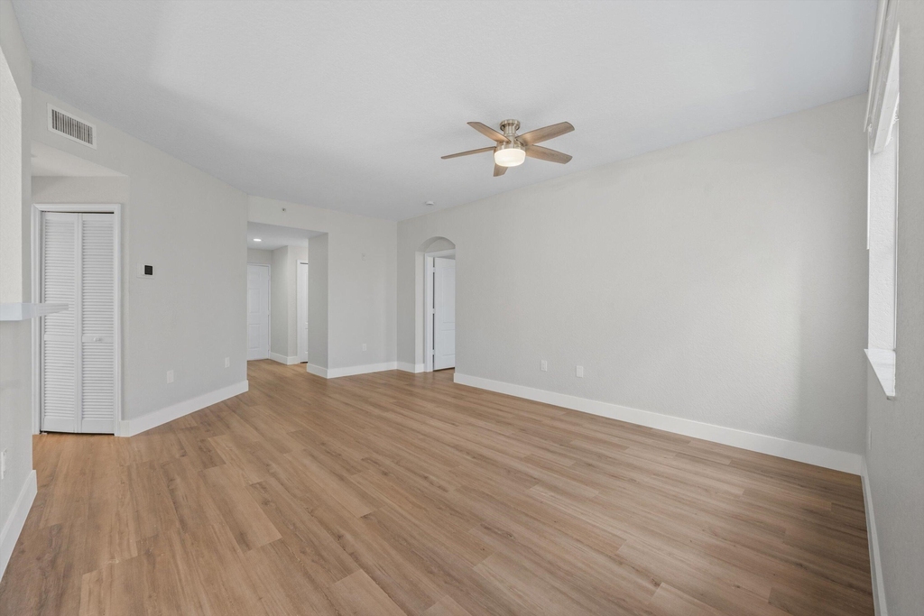 11031 Legacy Boulevard - Photo 15