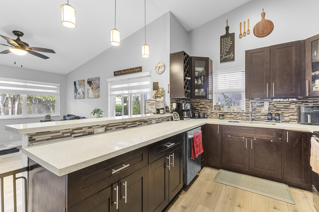 5318 Nw 93rd Avenue - Photo 8