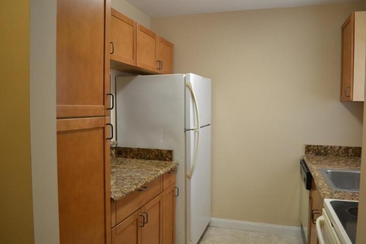 6100 Forest Hill Boulevard - Photo 3