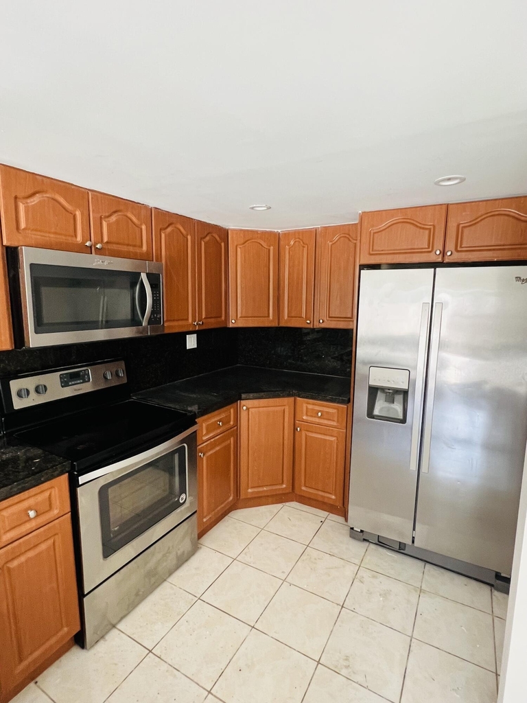 10710 Nw 7th Street - Photo 0