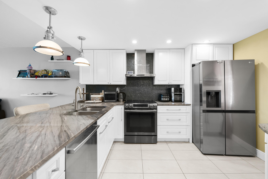 2901 S Palm Aire Drive - Photo 3