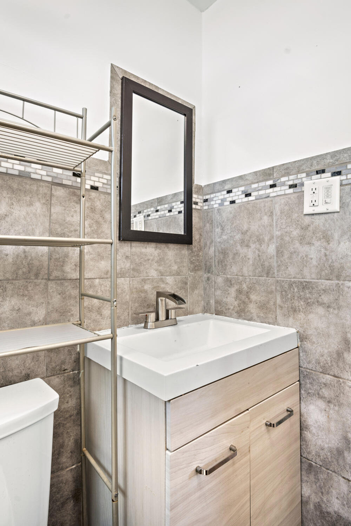 101 Ne 35th Street - Photo 20