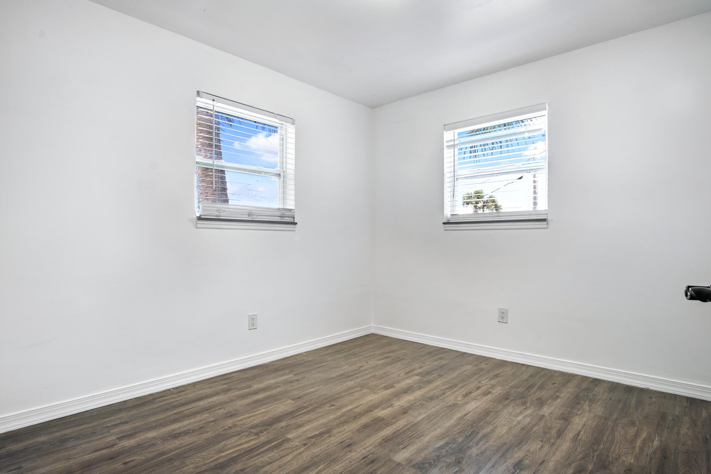 101 Ne 35th Street - Photo 13