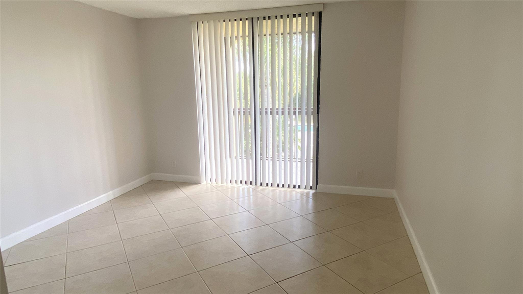 733 Se 1st Way - Photo 10