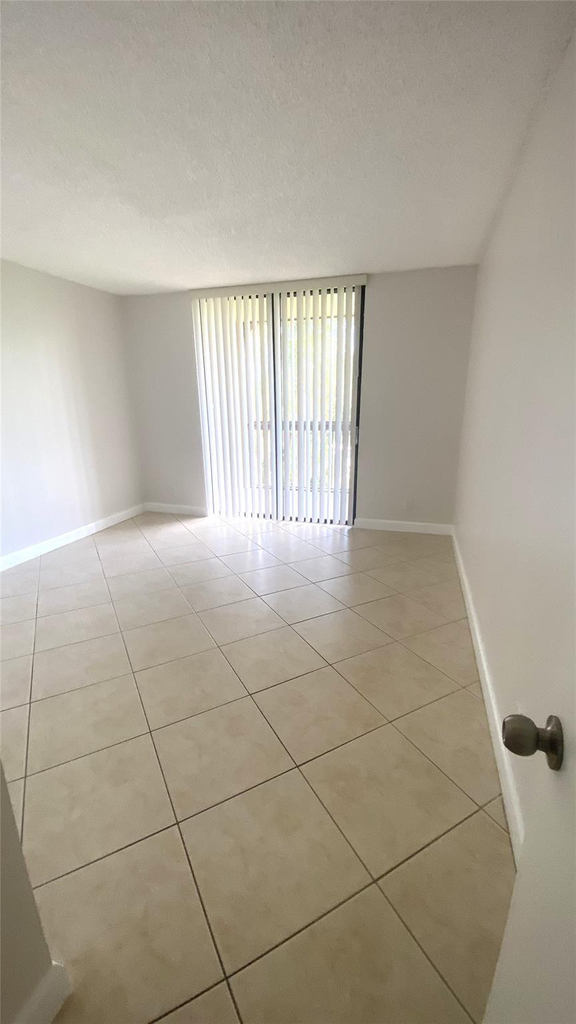 733 Se 1st Way - Photo 11