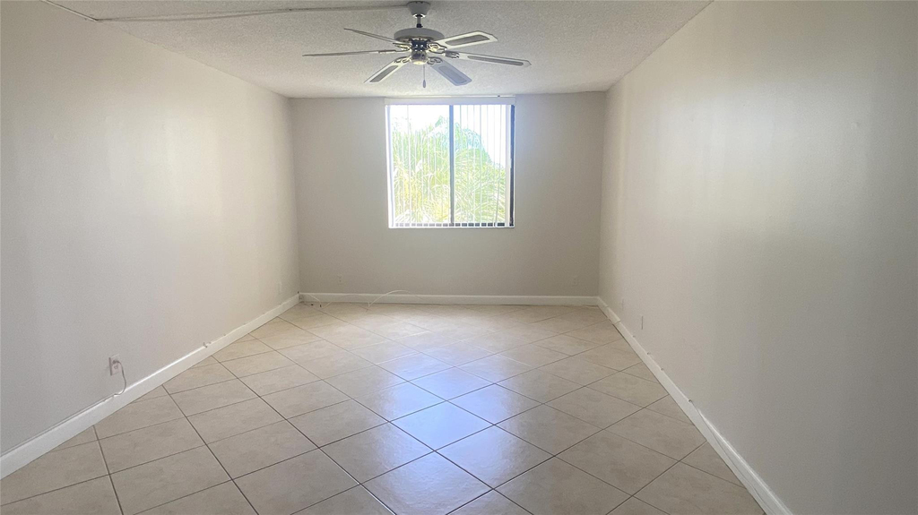 733 Se 1st Way - Photo 8