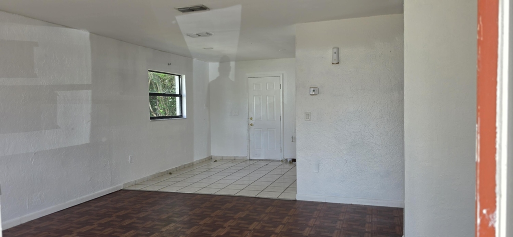 499 Las Palmas Circle - Photo 1
