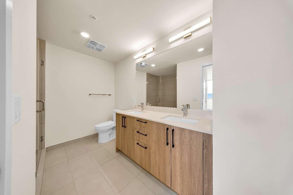4301 Nw 7th Street - Photo 10