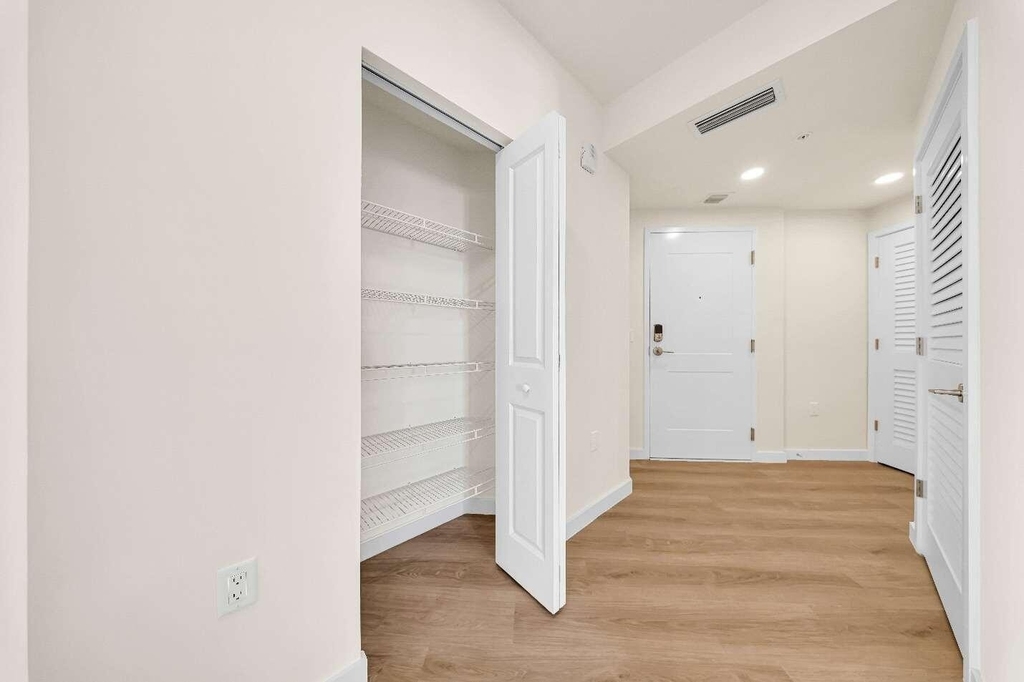 4301 Nw 7th Street - Photo 44