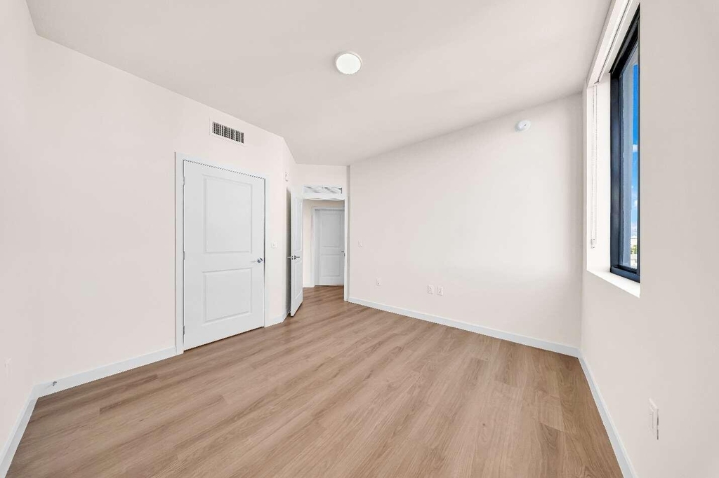 4301 Nw 7th Street - Photo 30