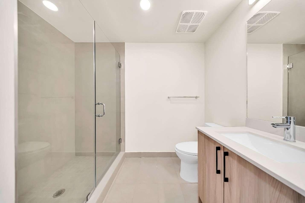 4301 Nw 7th Street - Photo 6