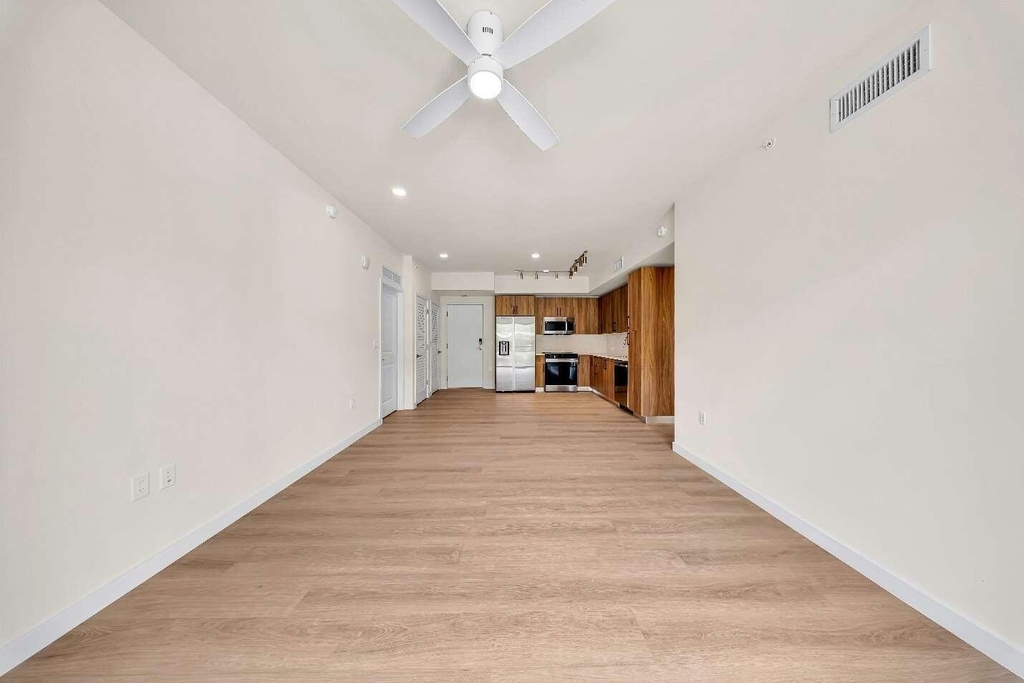 4301 Nw 7th Street - Photo 18