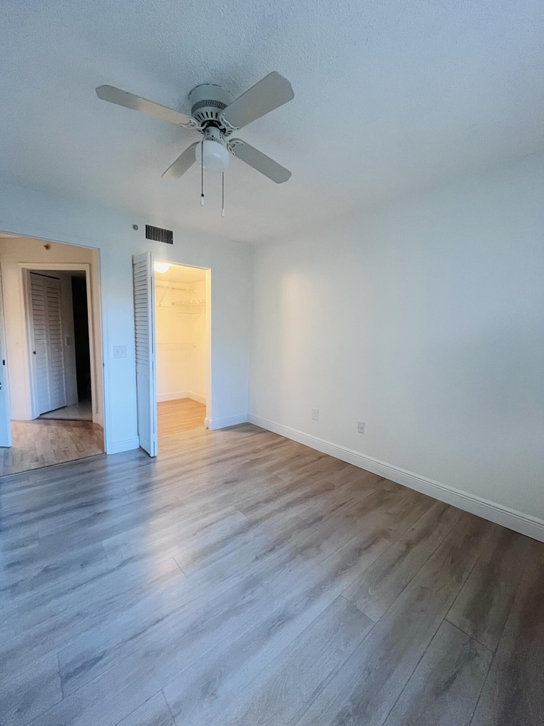 420 S Park - Photo 1
