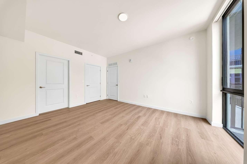 4301 Nw 7th Street - Photo 7
