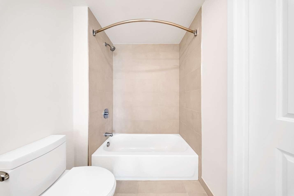 4301 Nw 7th Street - Photo 4