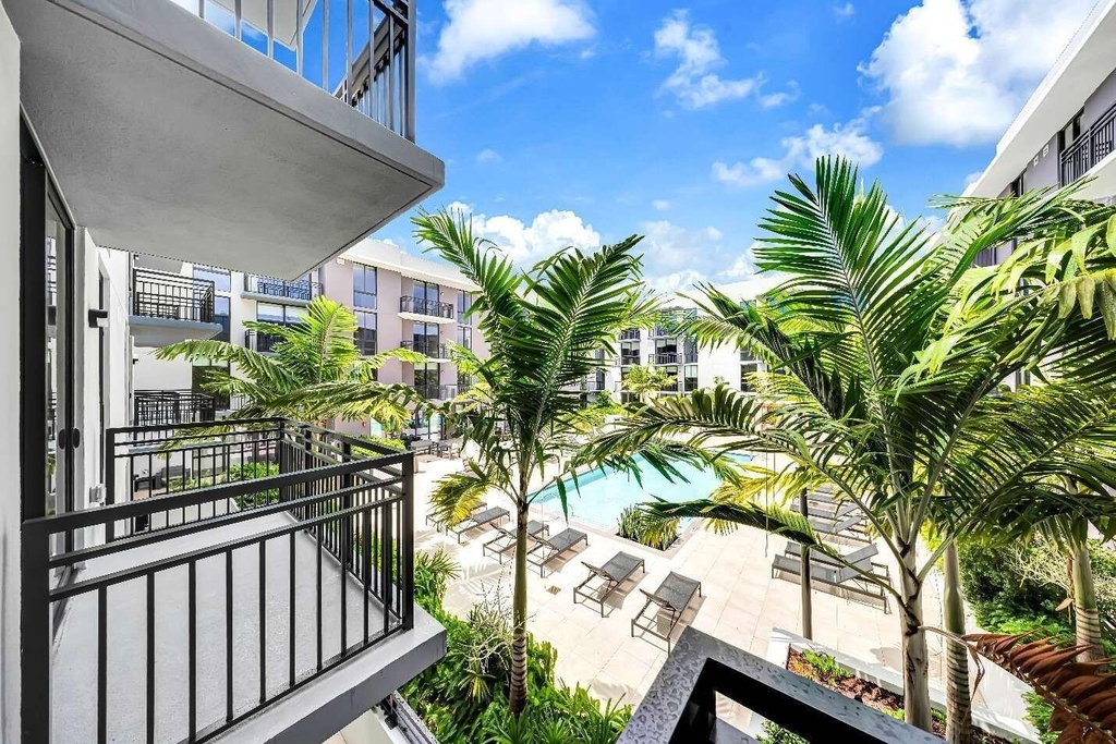 4301 Nw 7th Street - Photo 8