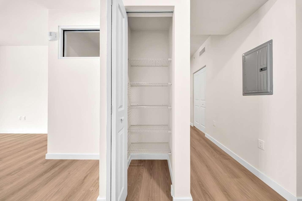 4301 Nw 7th Street - Photo 4