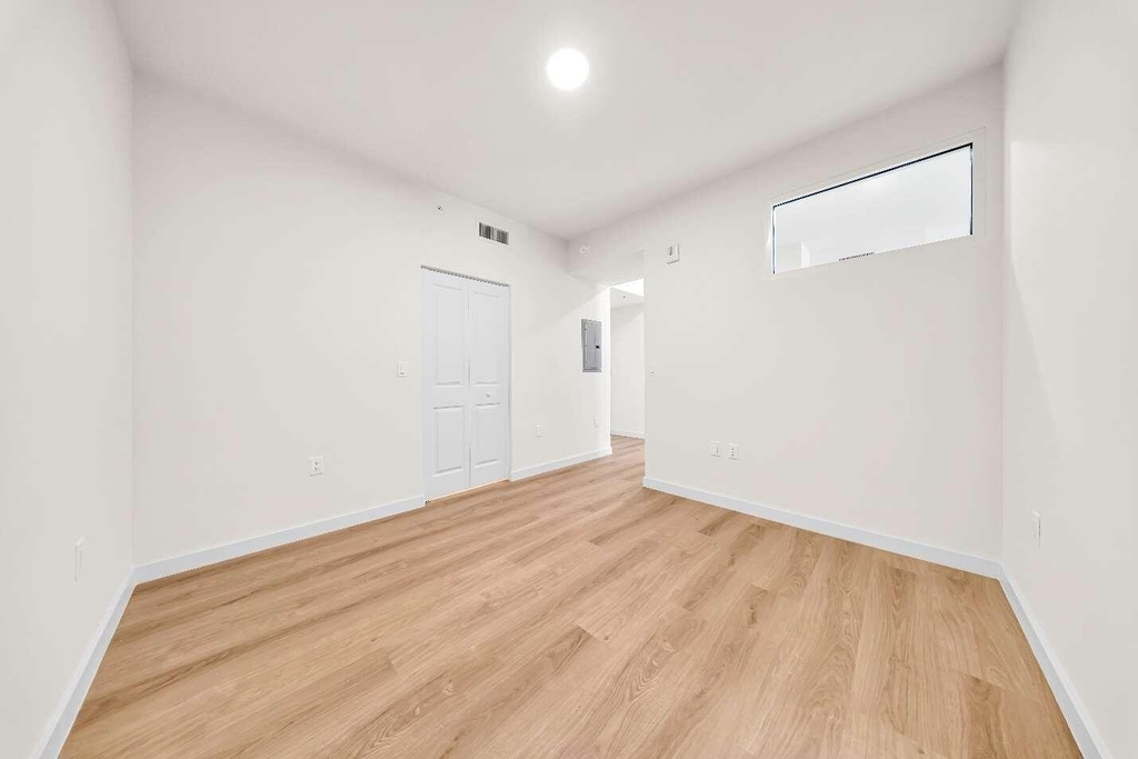 4301 Nw 7th Street - Photo 17